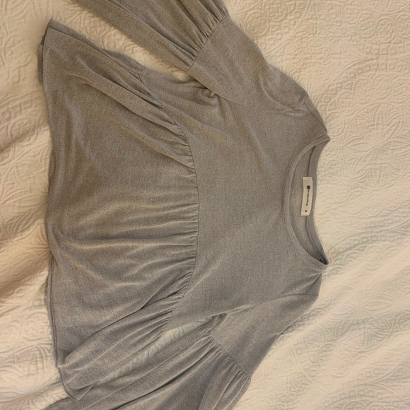 Gray flowy long sleeve - Picture 2 of 3